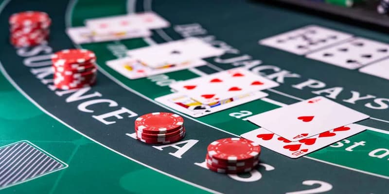 Vì sao Blackjack khác biệt với các trò chơi bài khác?